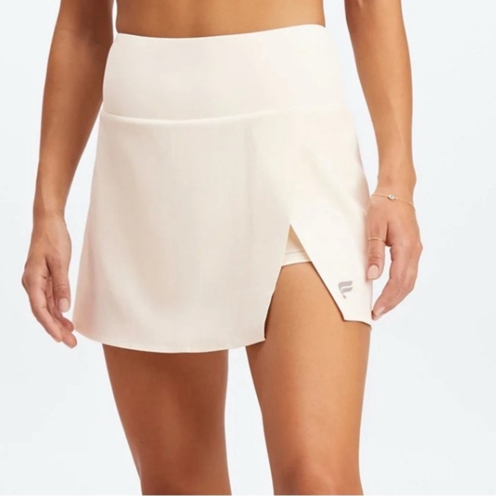 Fabletics women’s white and Cream with pockets Athletic tennis Skort size small